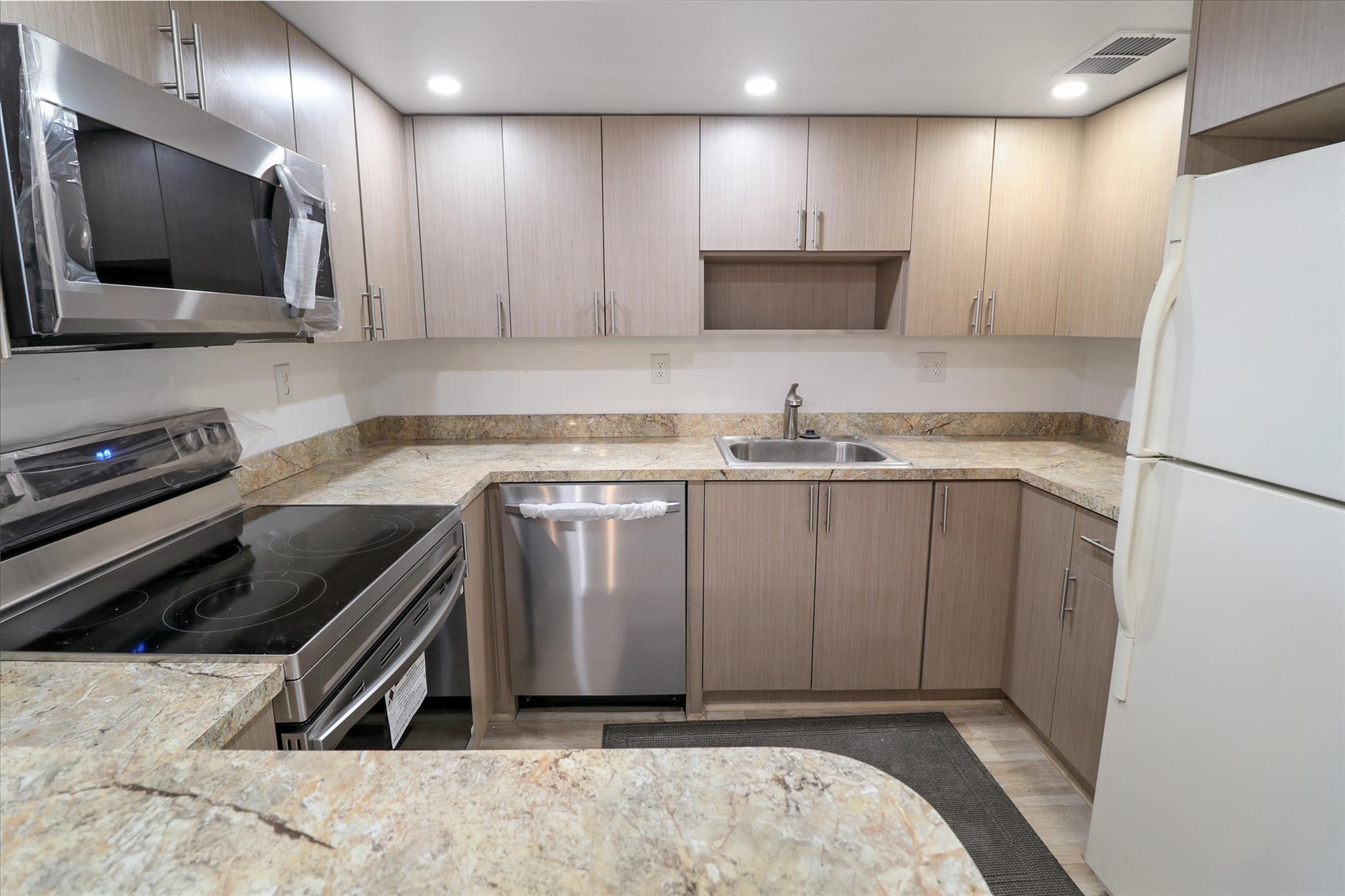 3300 W Rolling Hills Cir 503