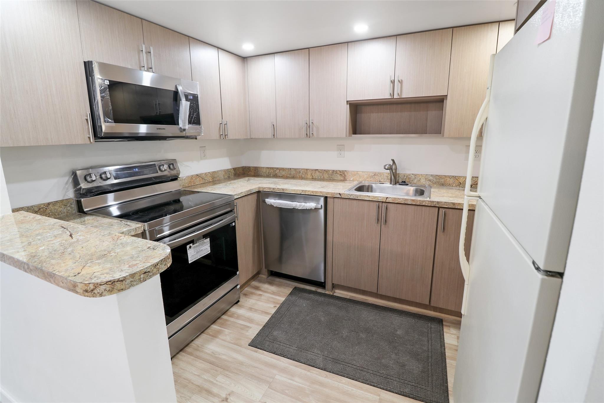 3300 W Rolling Hills Cir 503