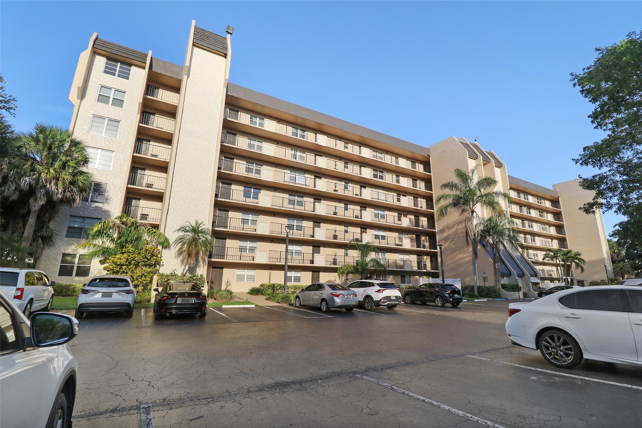 3300 W Rolling Hills Cir 503