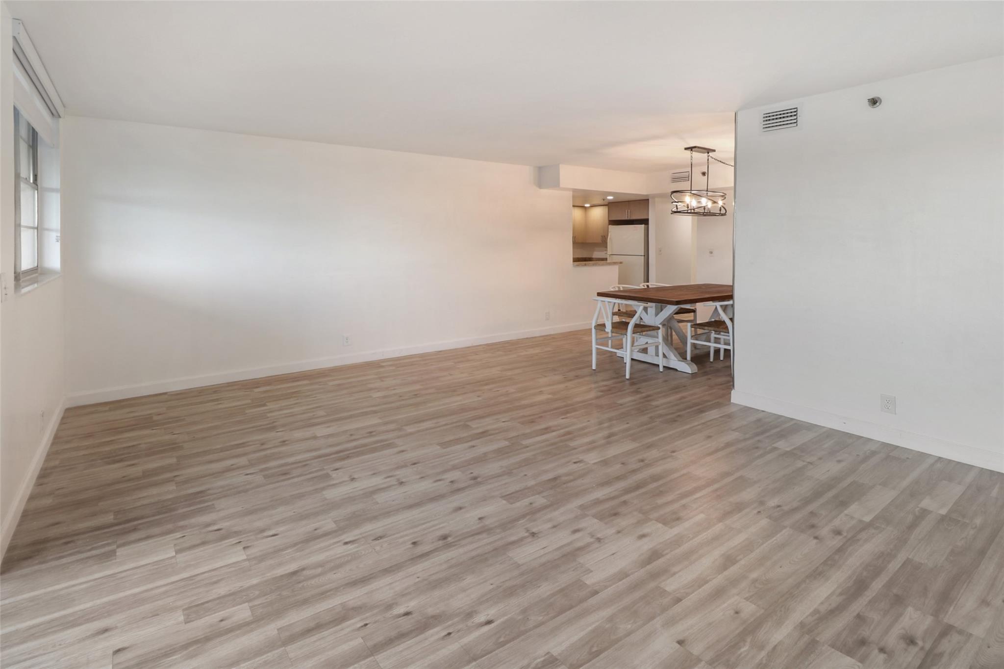 3300 W Rolling Hills Cir 503