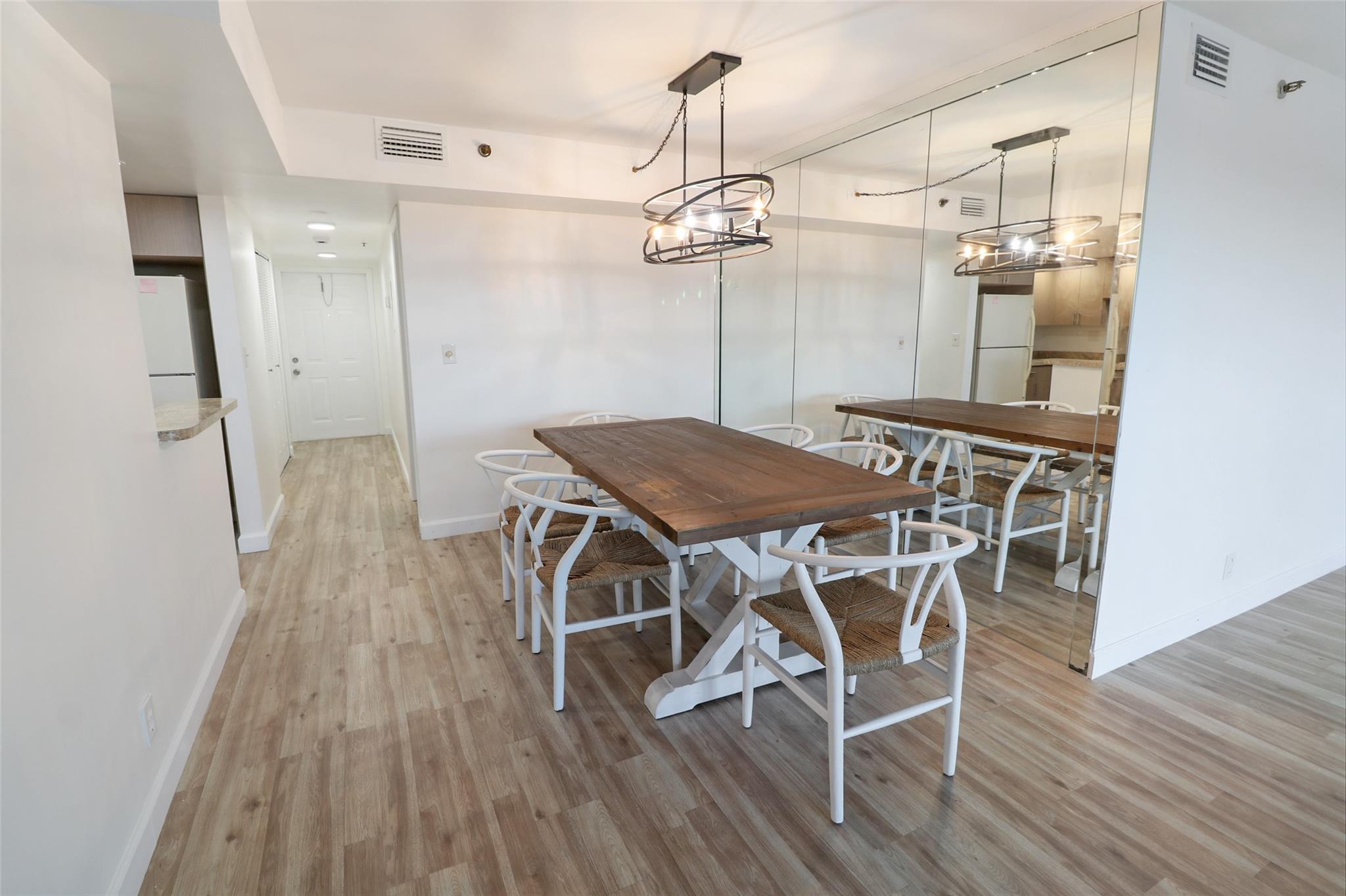 3300 W Rolling Hills Cir 503