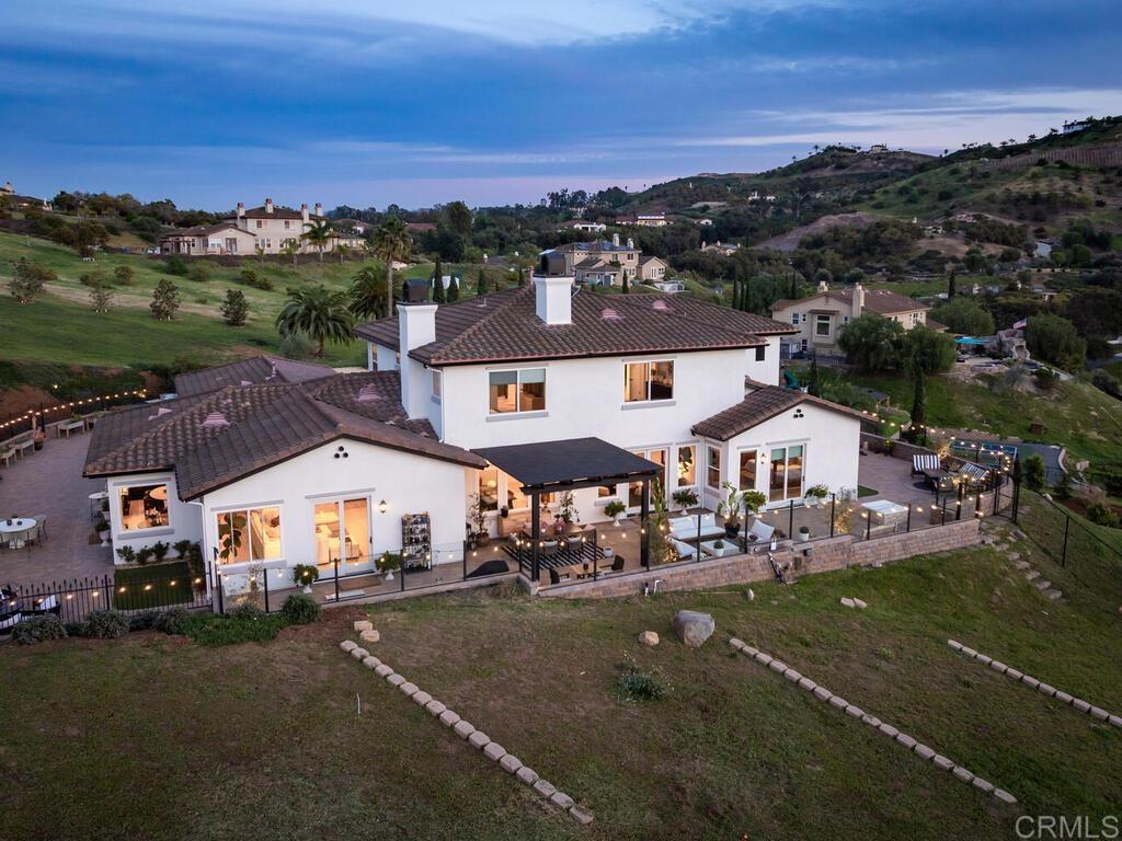 1210 Clos Duval