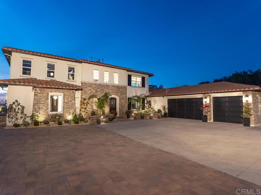 1210 Clos Duval