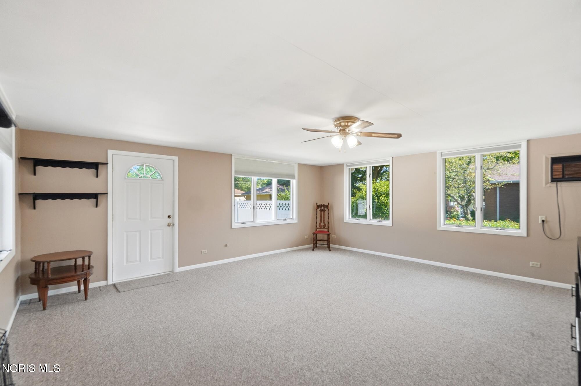 728 W Circle Drive