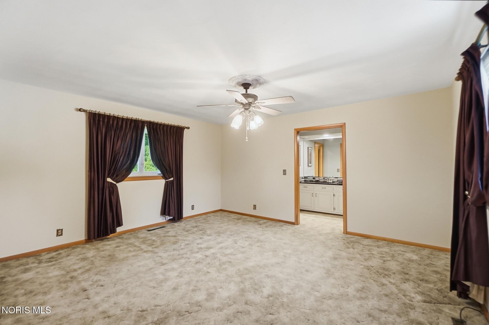 728 W Circle Drive