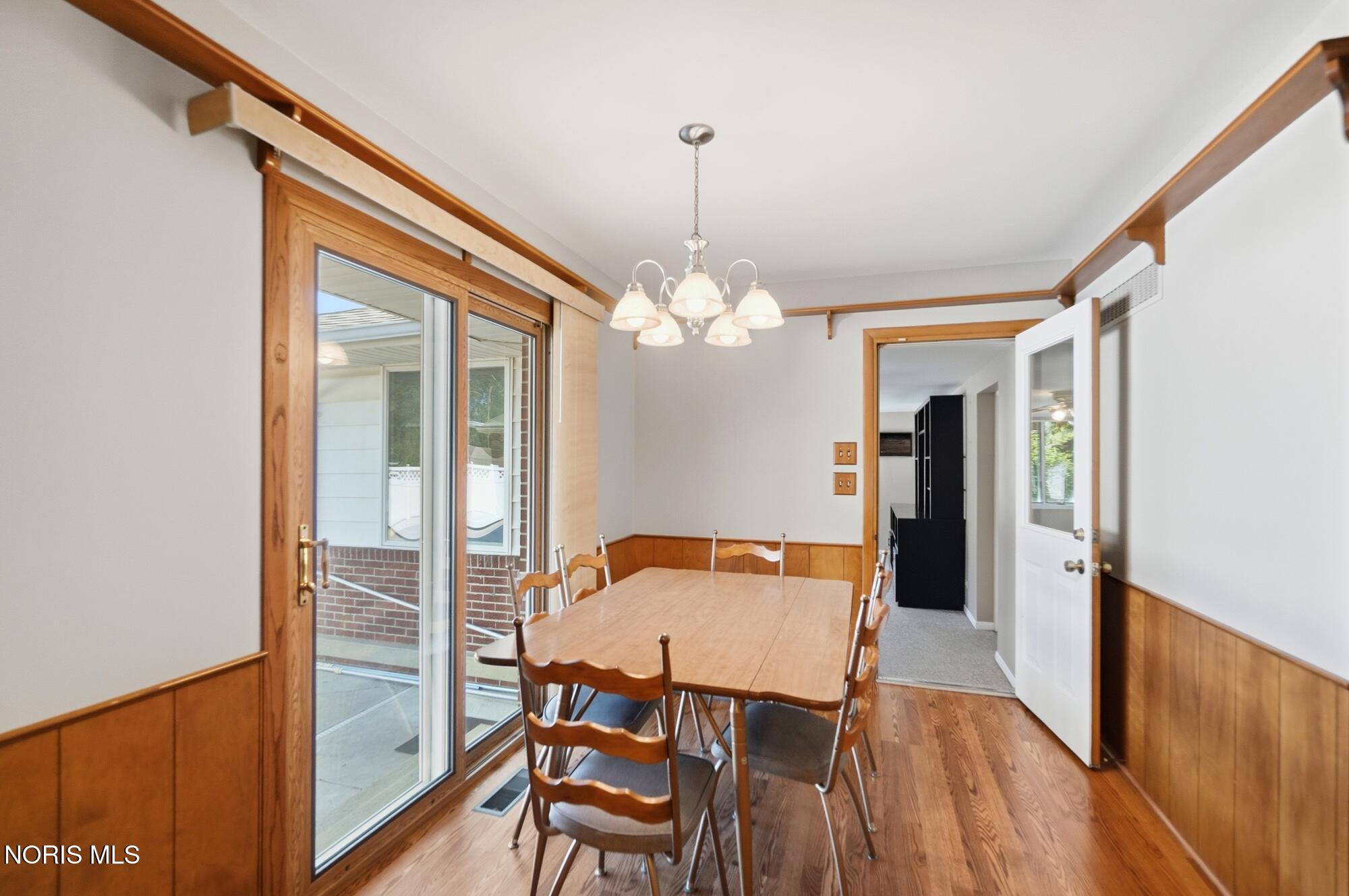 728 W Circle Drive
