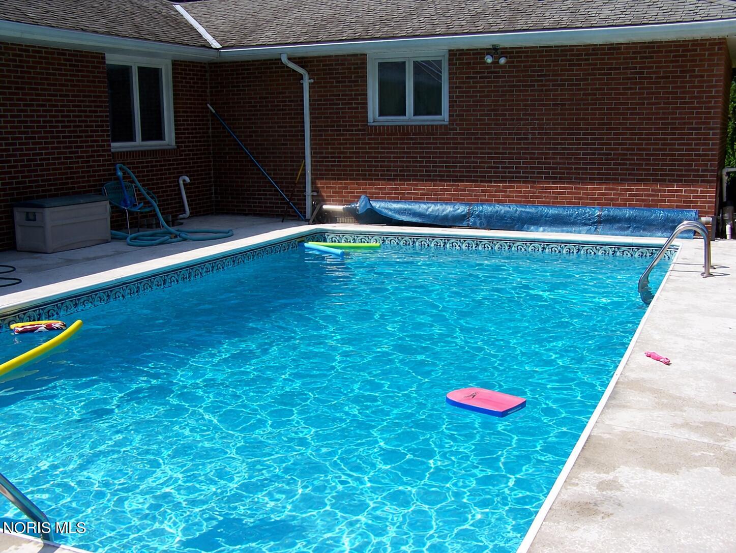 728 W Circle Drive