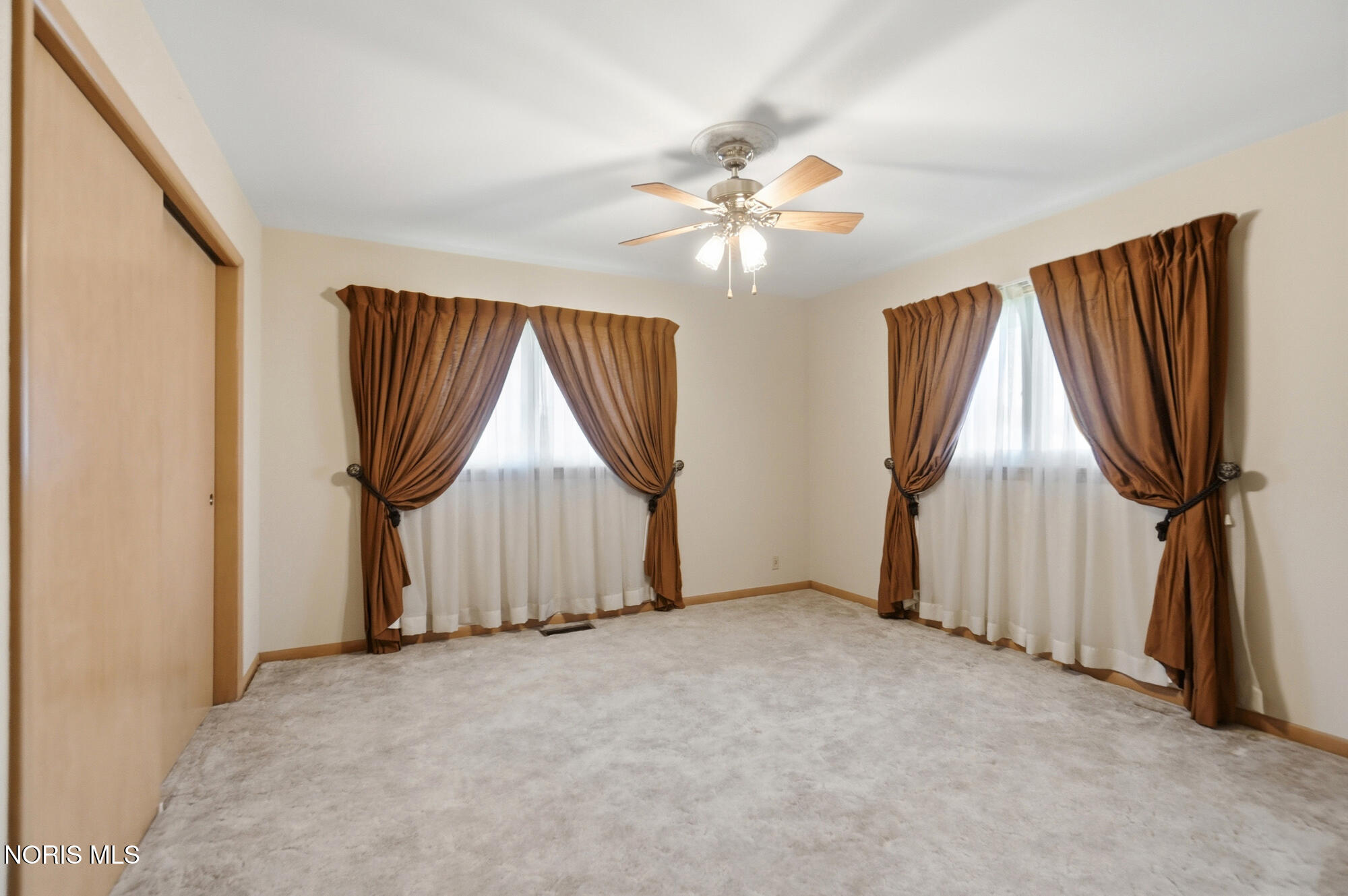 728 W Circle Drive