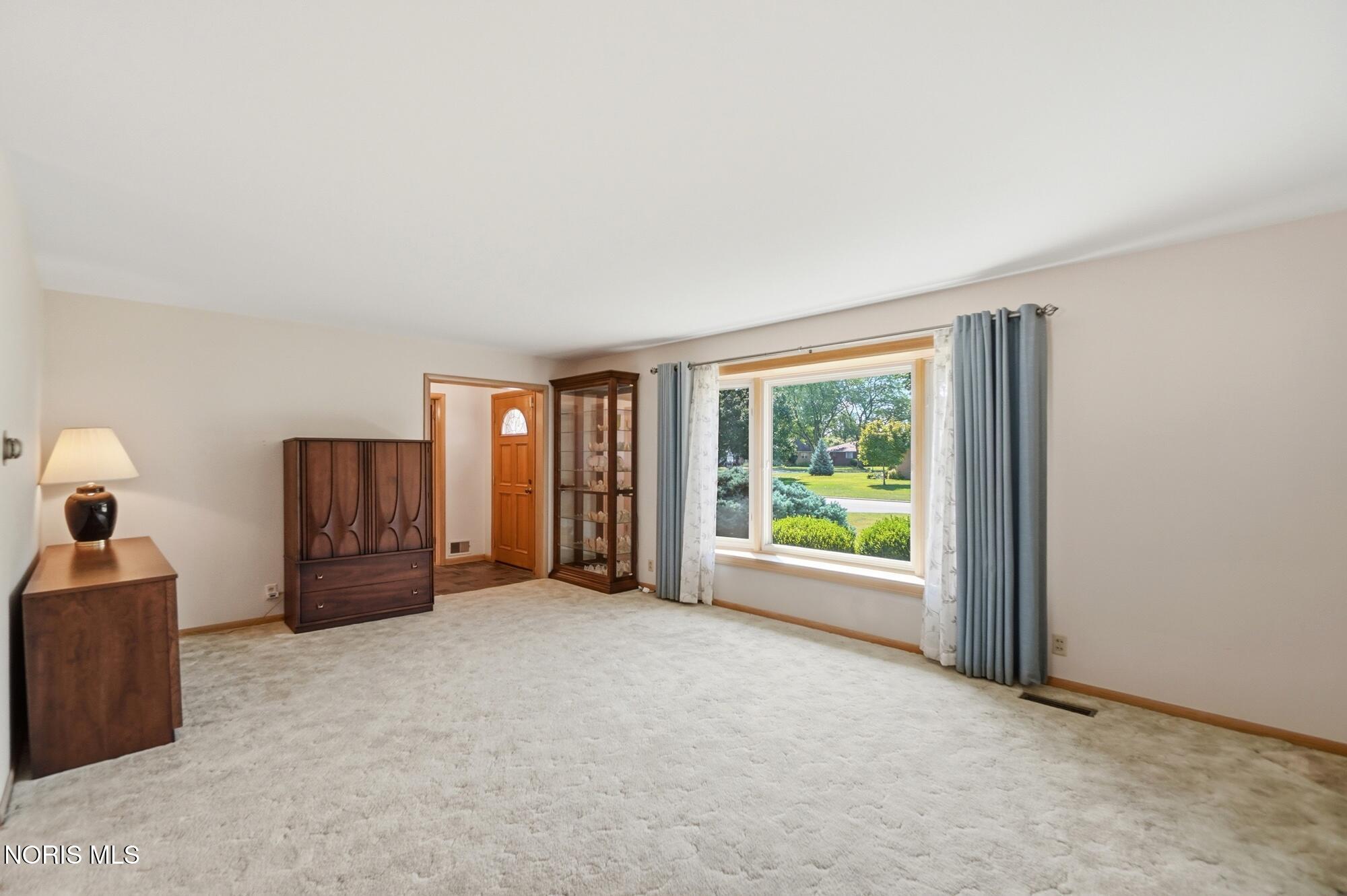 728 W Circle Drive