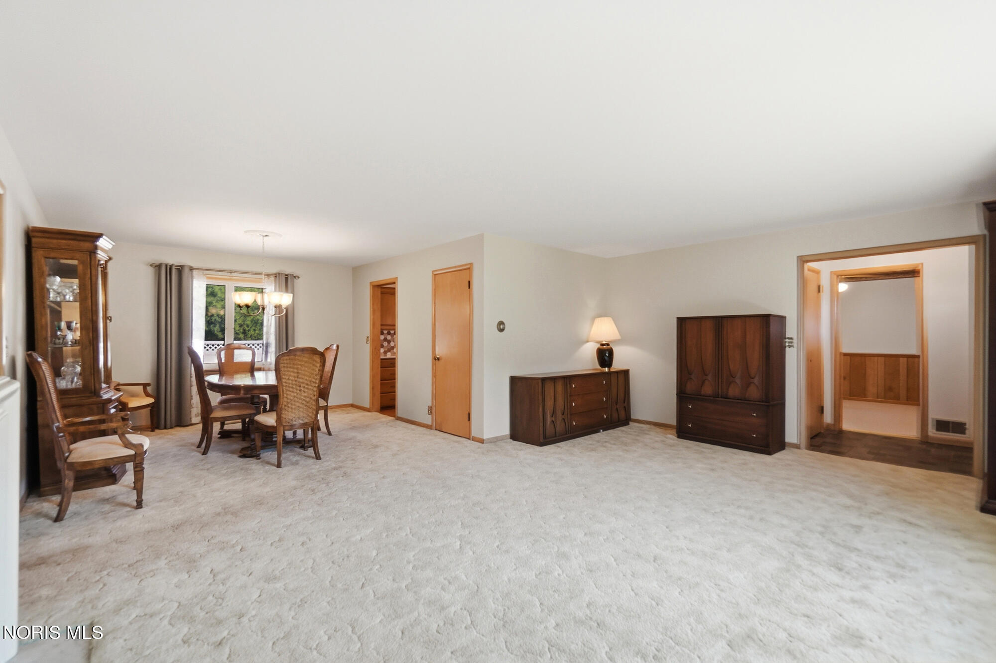728 W Circle Drive