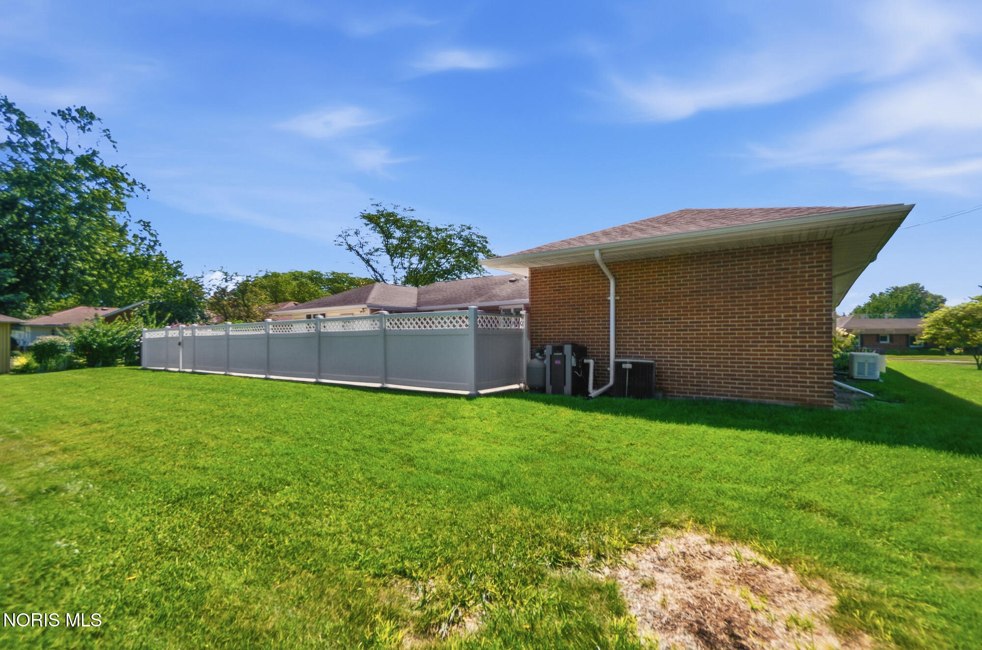 728 W Circle Drive