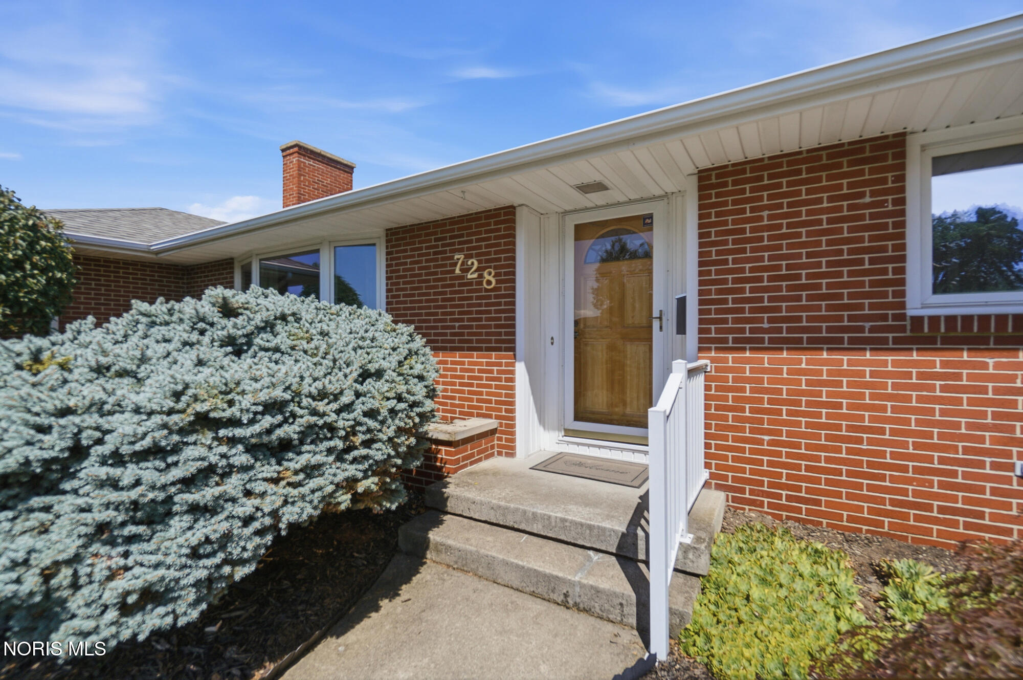 728 W Circle Drive