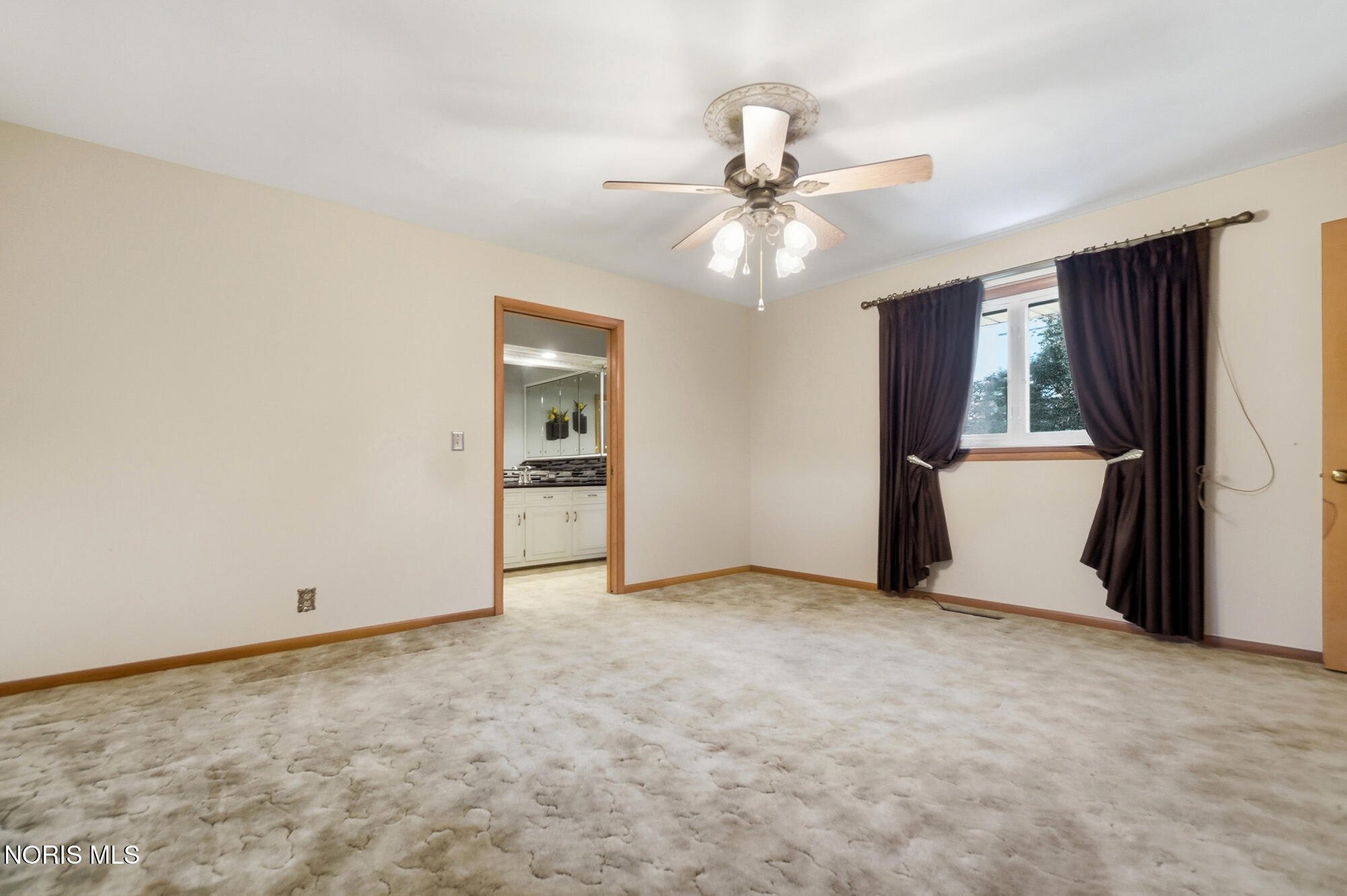 728 W Circle Drive
