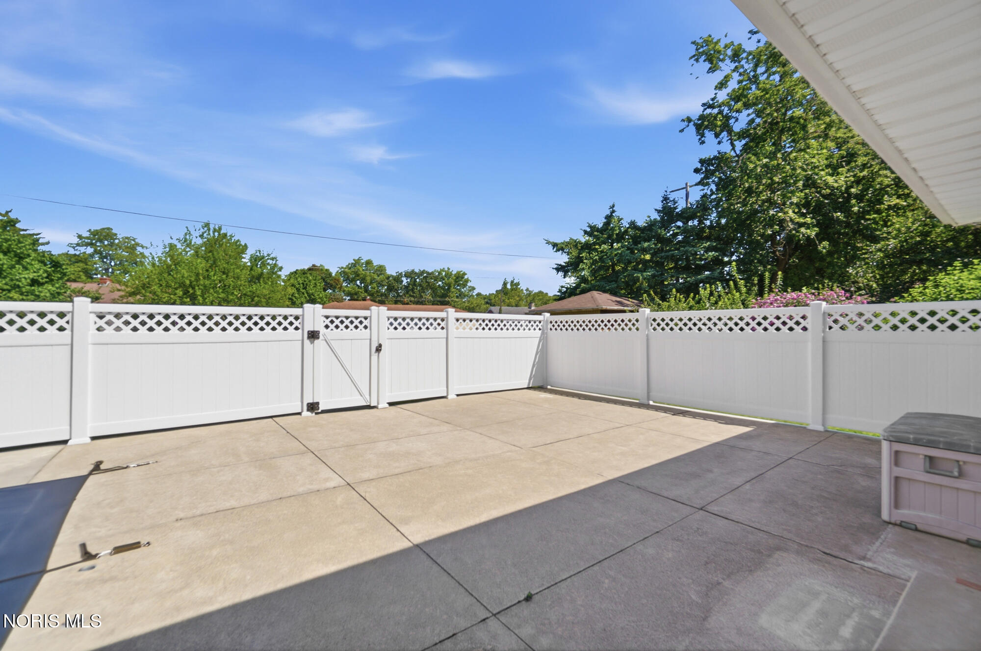 728 W Circle Drive