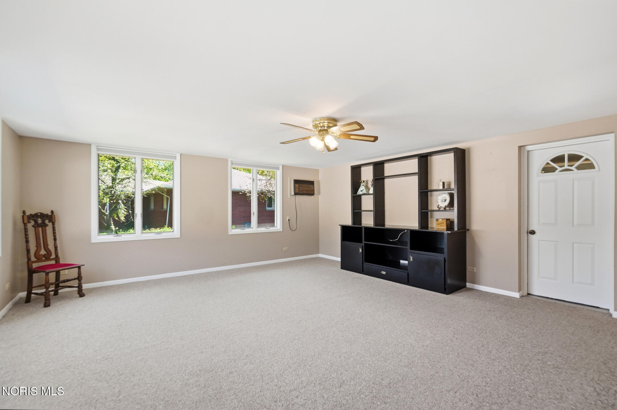 728 W Circle Drive