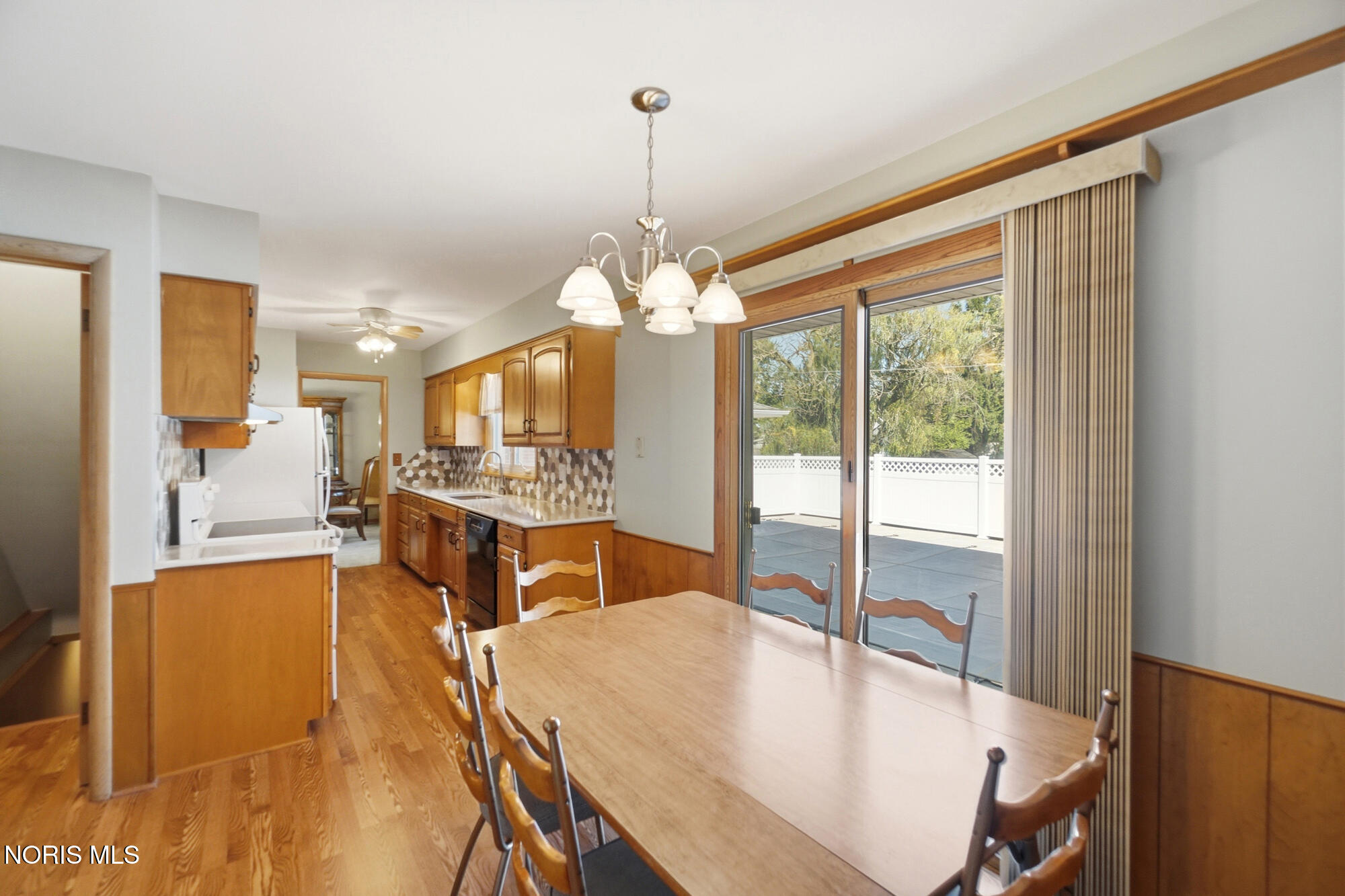 728 W Circle Drive