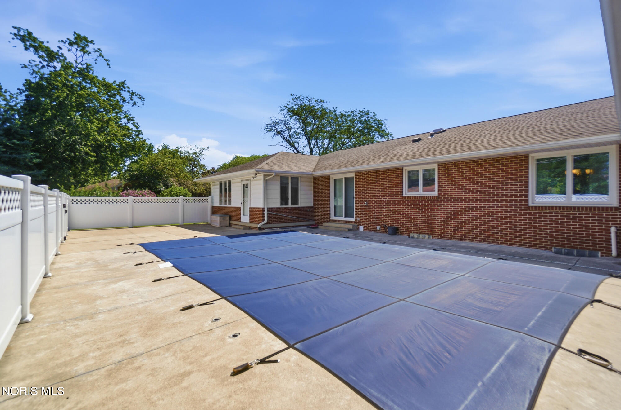 728 W Circle Drive