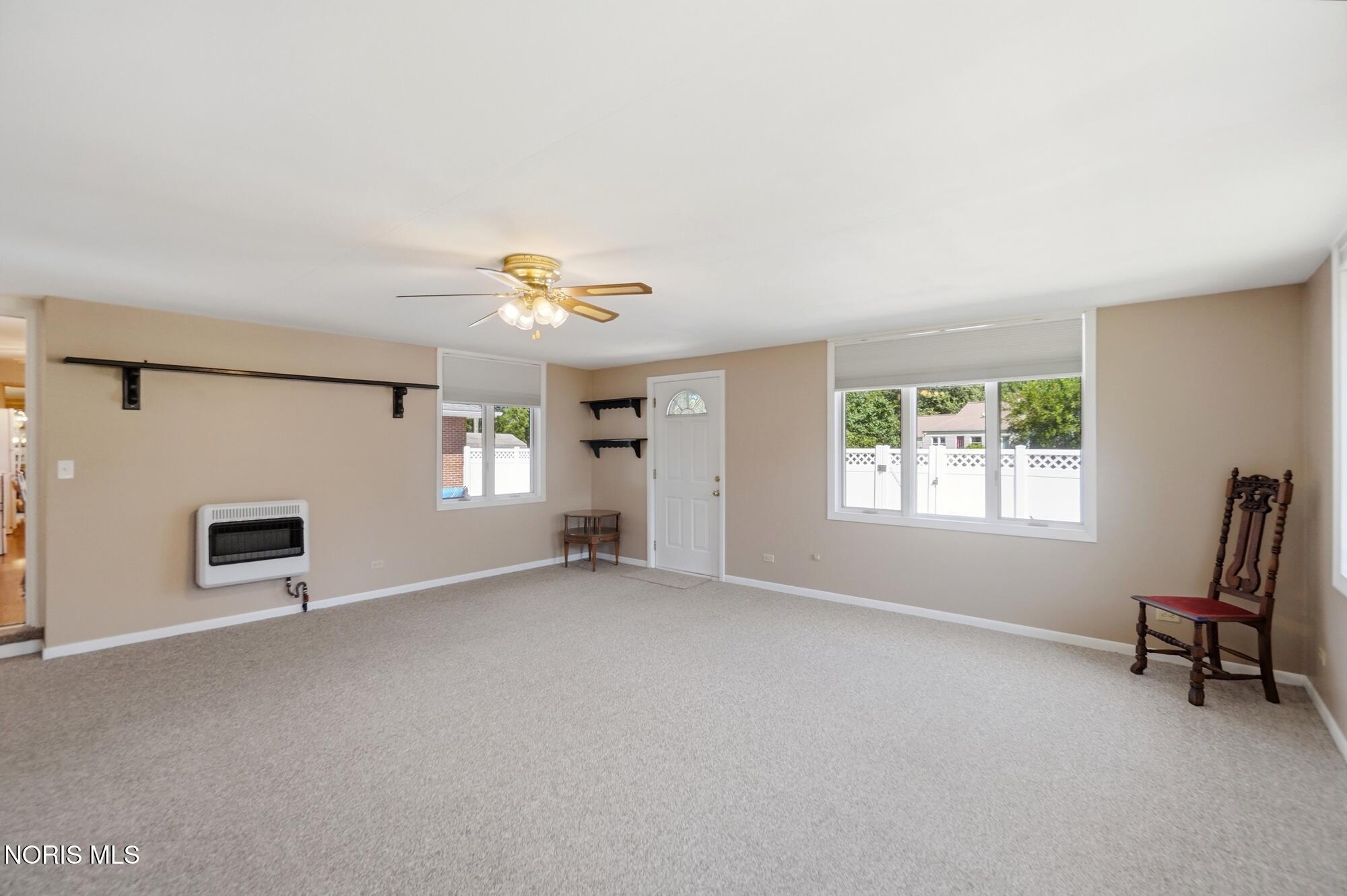 728 W Circle Drive