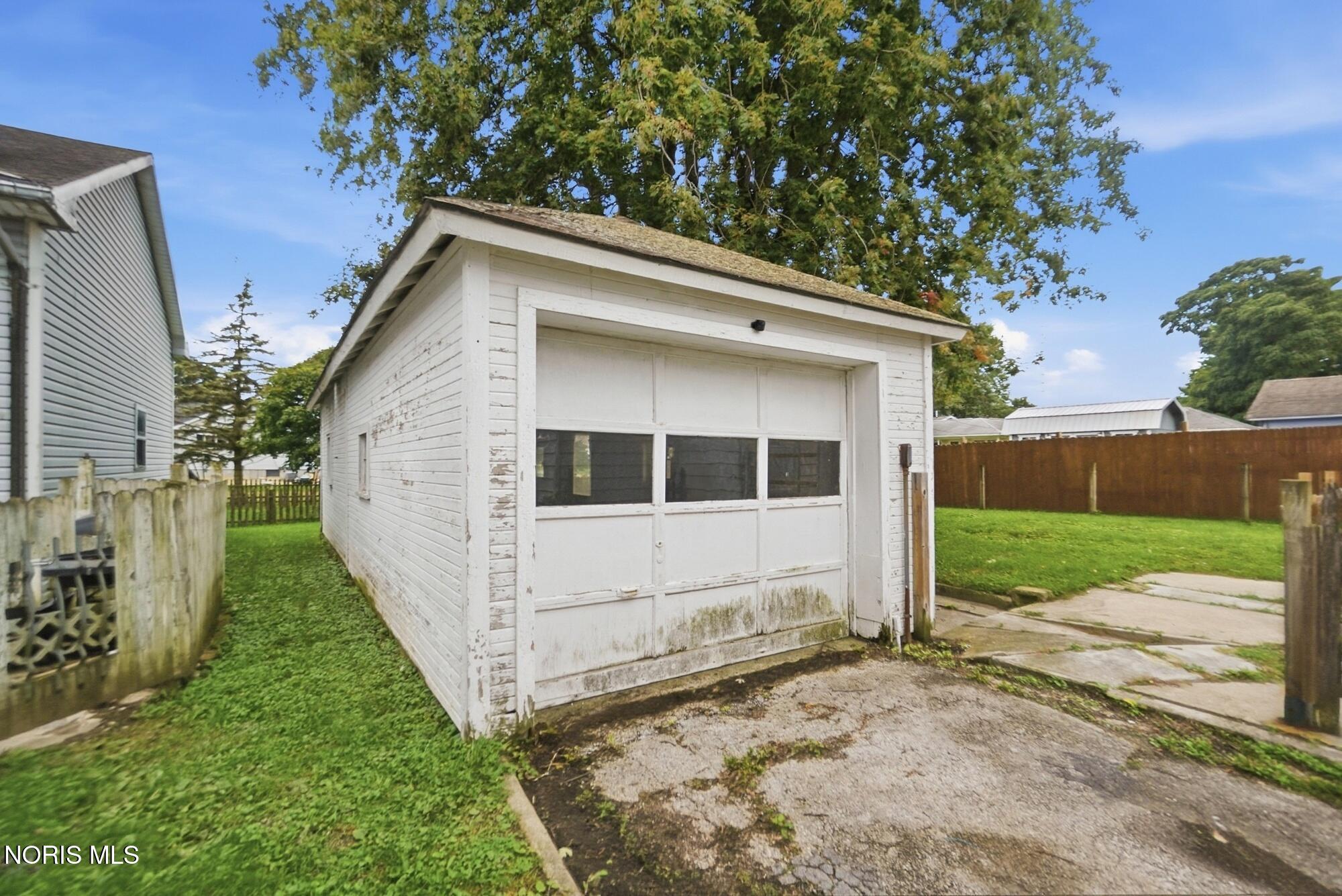 179 W Brown Avenue