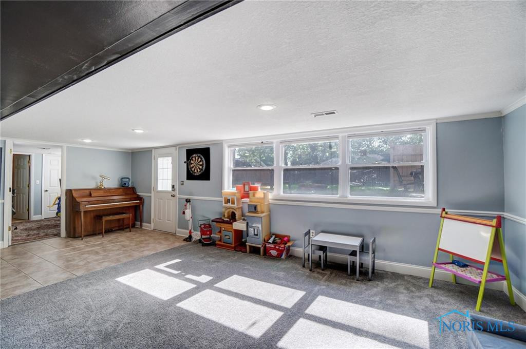 609 Lincolnshire Lane