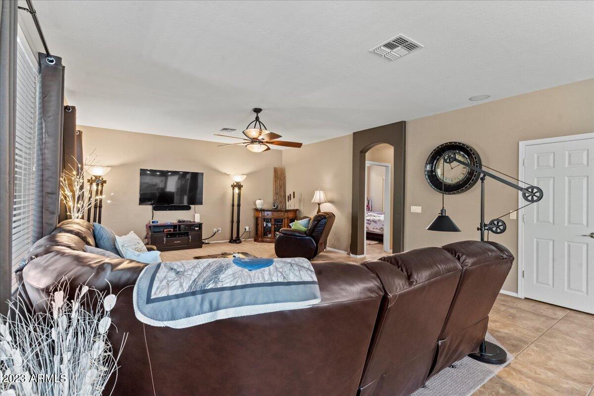 2022 S ESMERALDA Circle