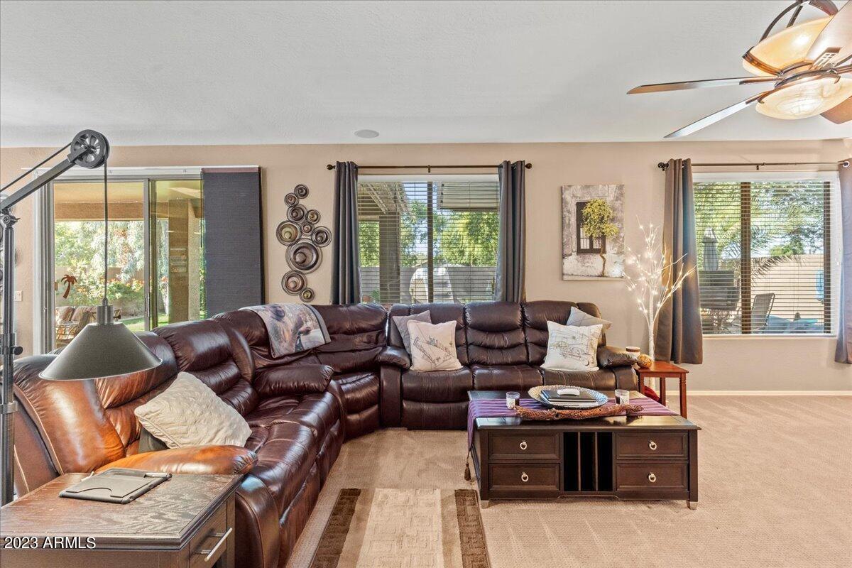 2022 S ESMERALDA Circle