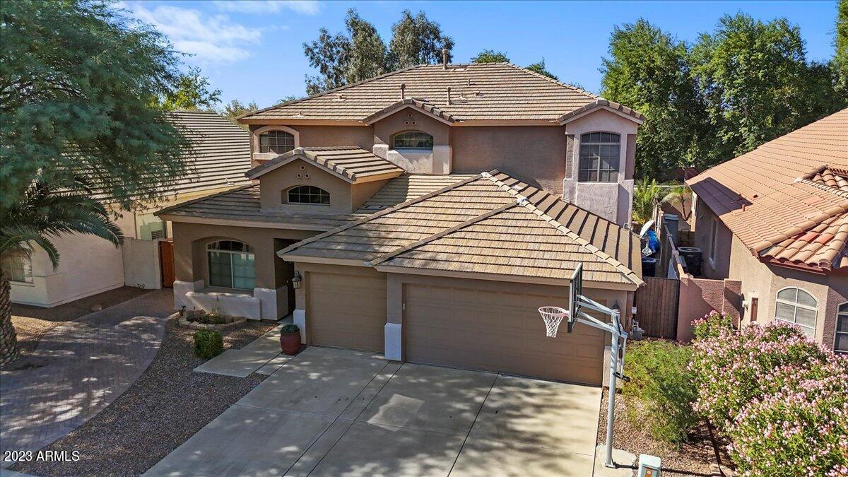 2022 S ESMERALDA Circle