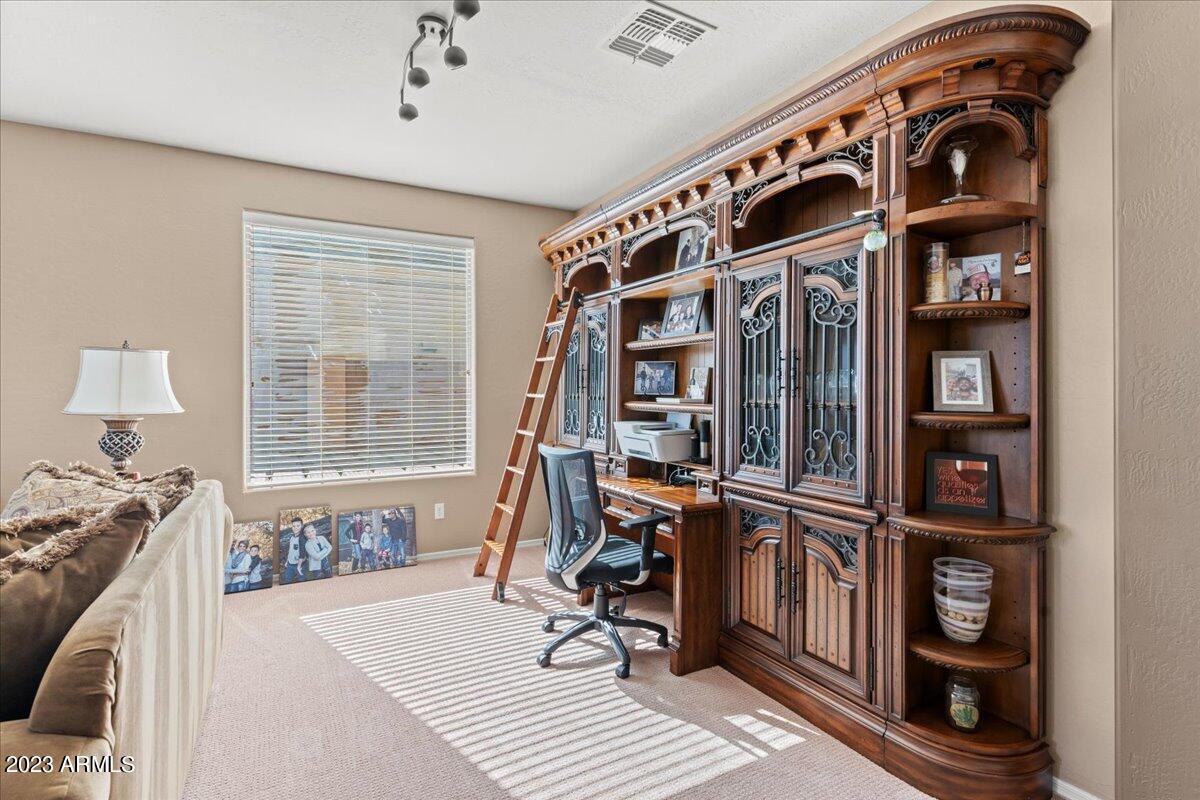 2022 S ESMERALDA Circle