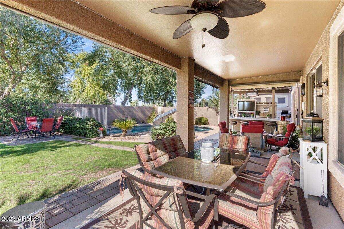 2022 S ESMERALDA Circle