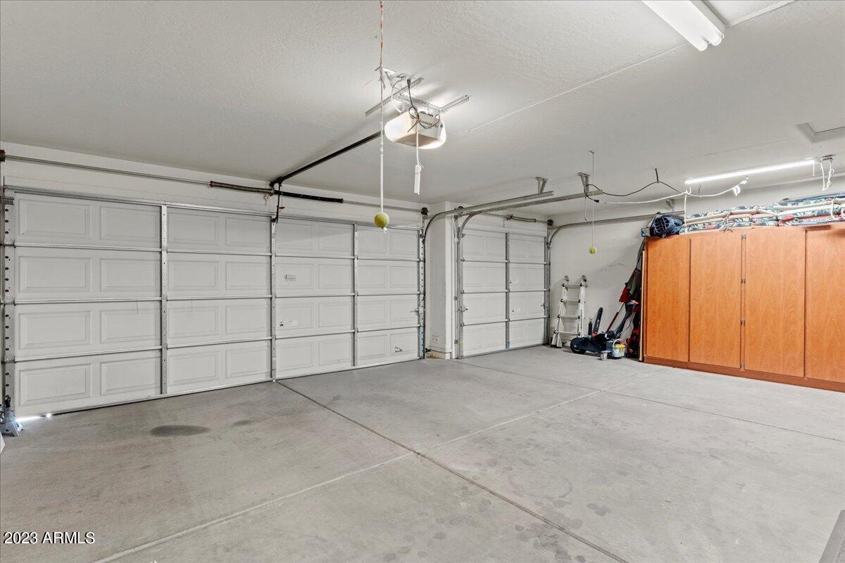 2022 S ESMERALDA Circle