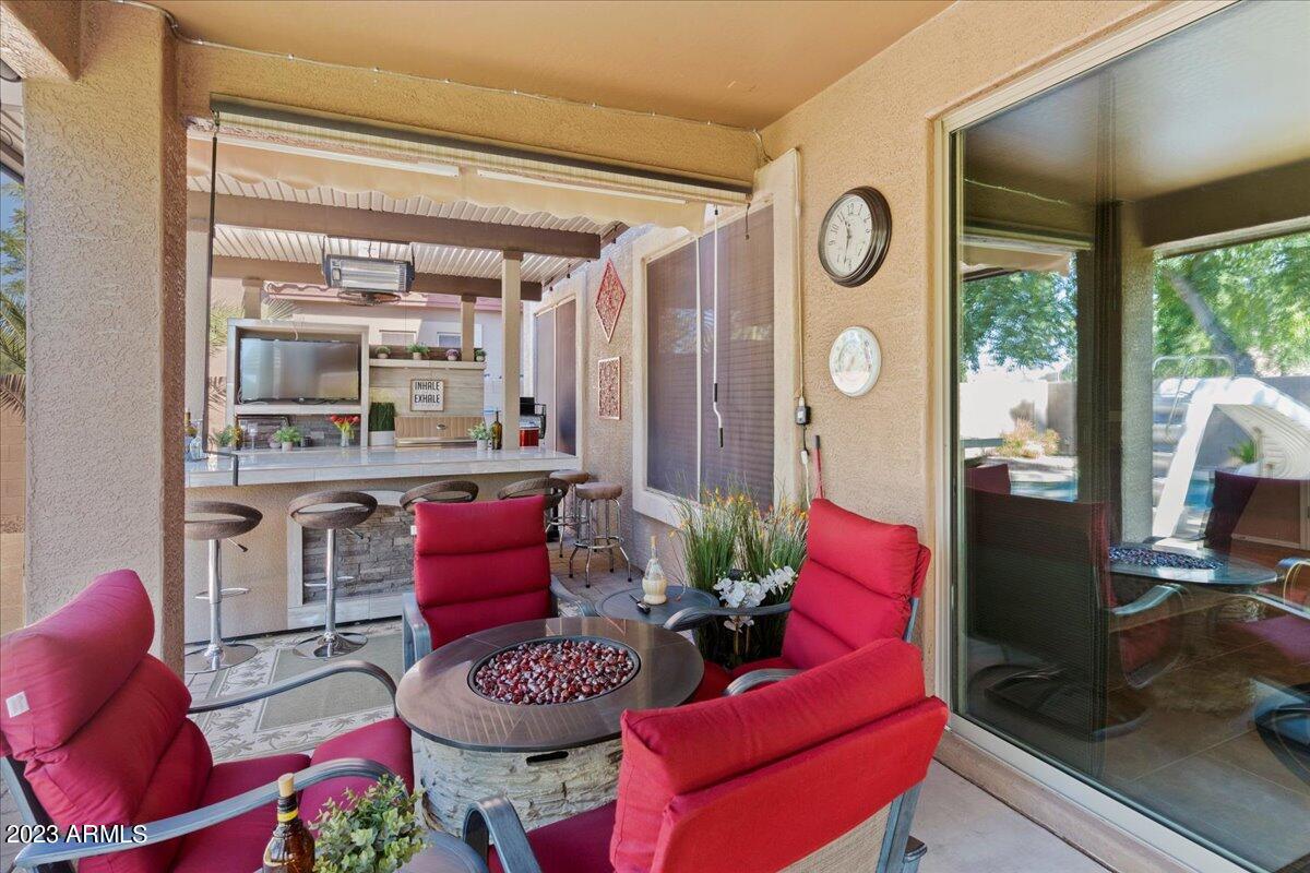 2022 S ESMERALDA Circle