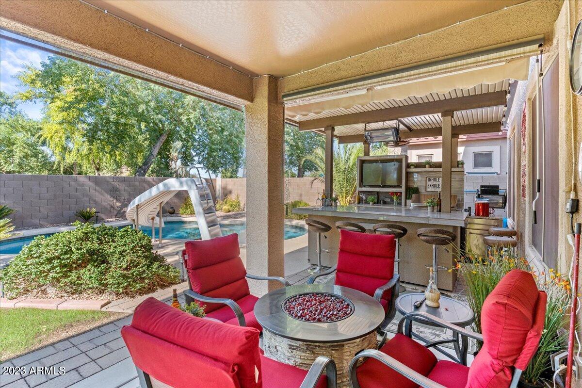 2022 S ESMERALDA Circle