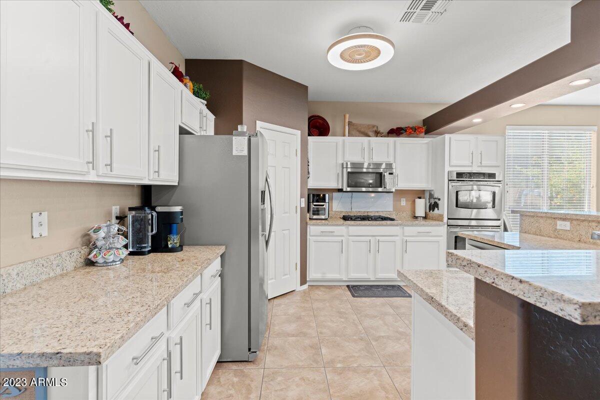 2022 S ESMERALDA Circle