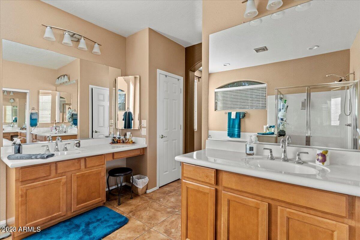 2022 S ESMERALDA Circle