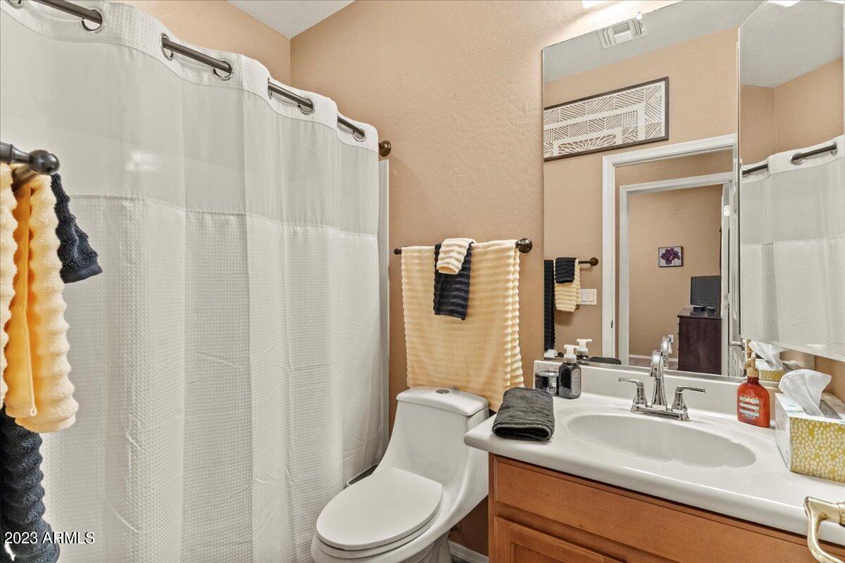 2022 S ESMERALDA Circle