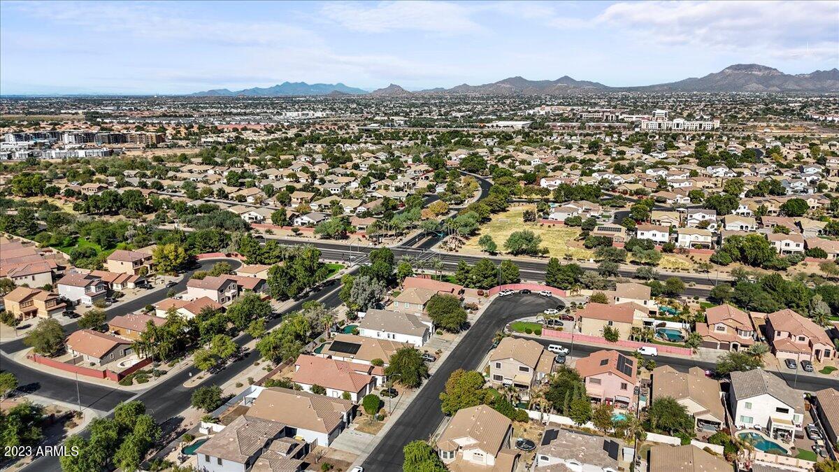 2022 S ESMERALDA Circle