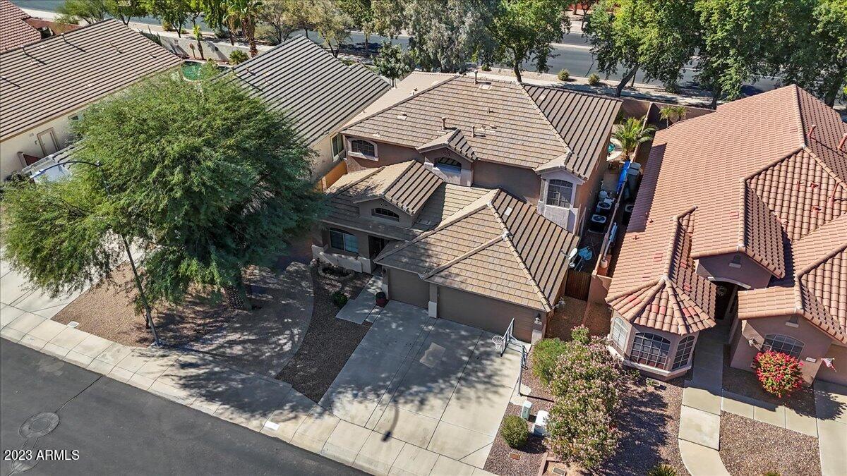 2022 S ESMERALDA Circle