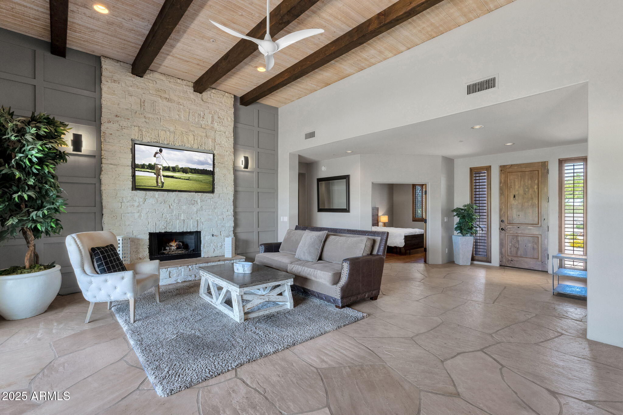 11123 E MONUMENT Drive