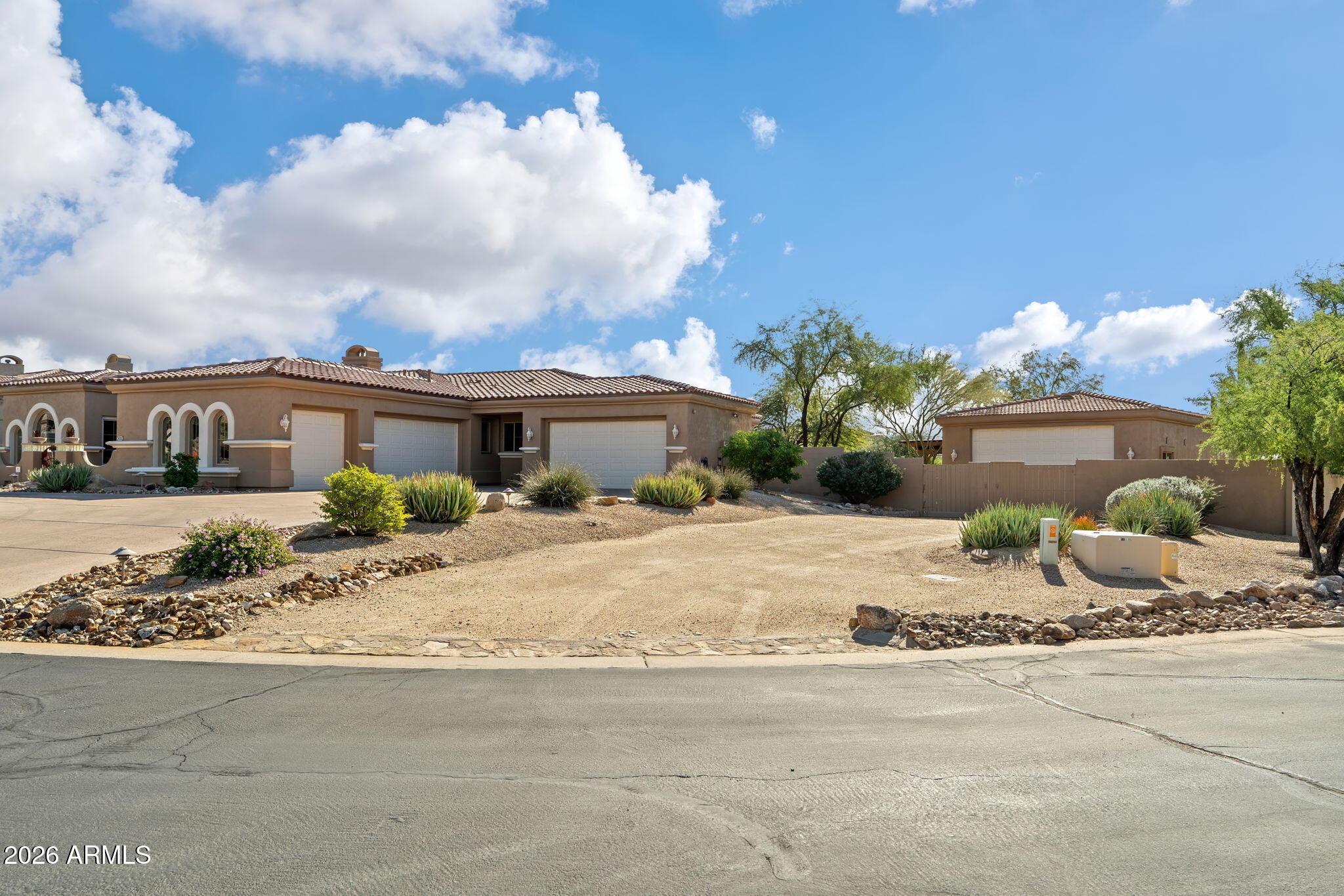 6293 E RED BIRD Circle