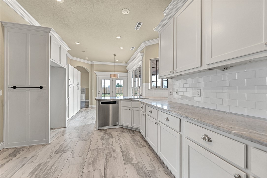 515 Candlelight Circle