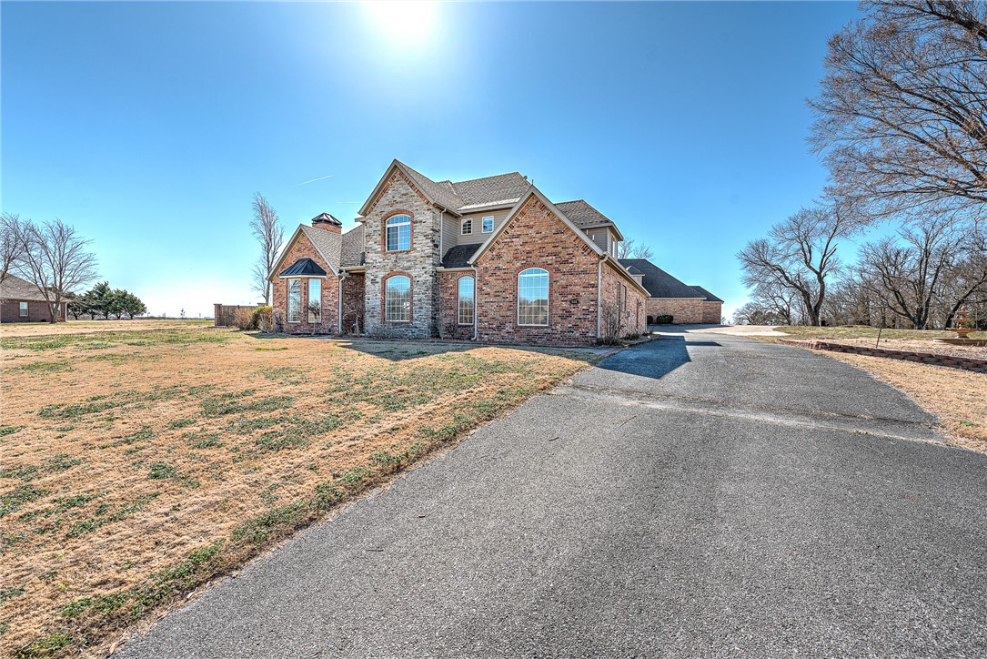 515 Candlelight Circle