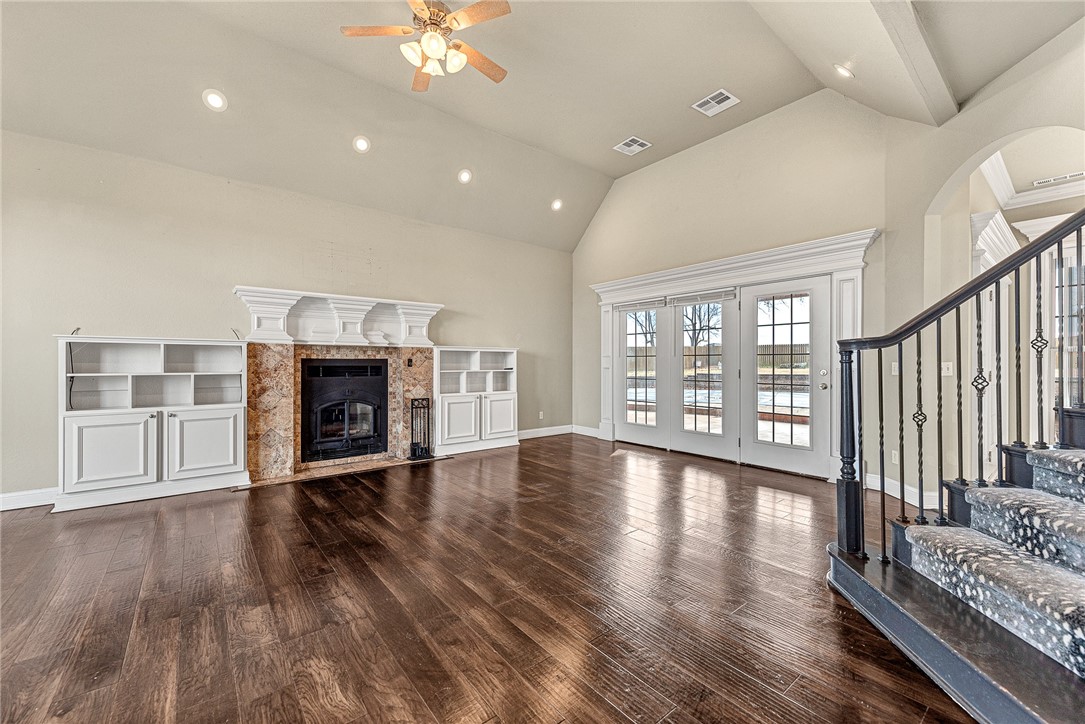 515 Candlelight Circle