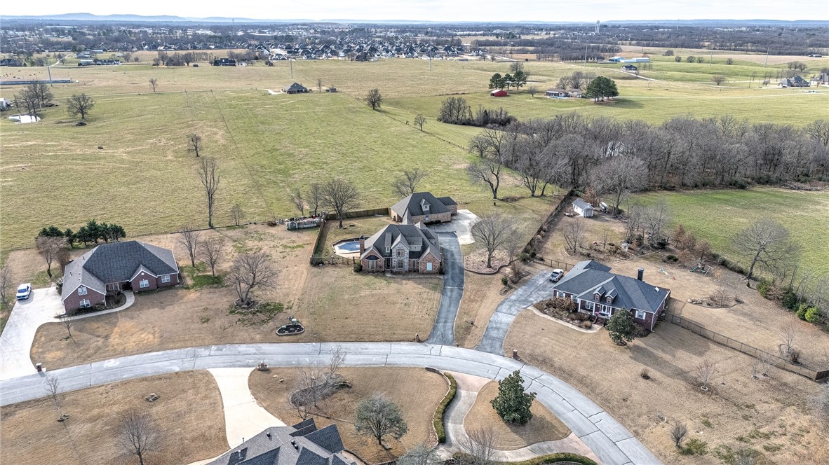 515 Candlelight Circle