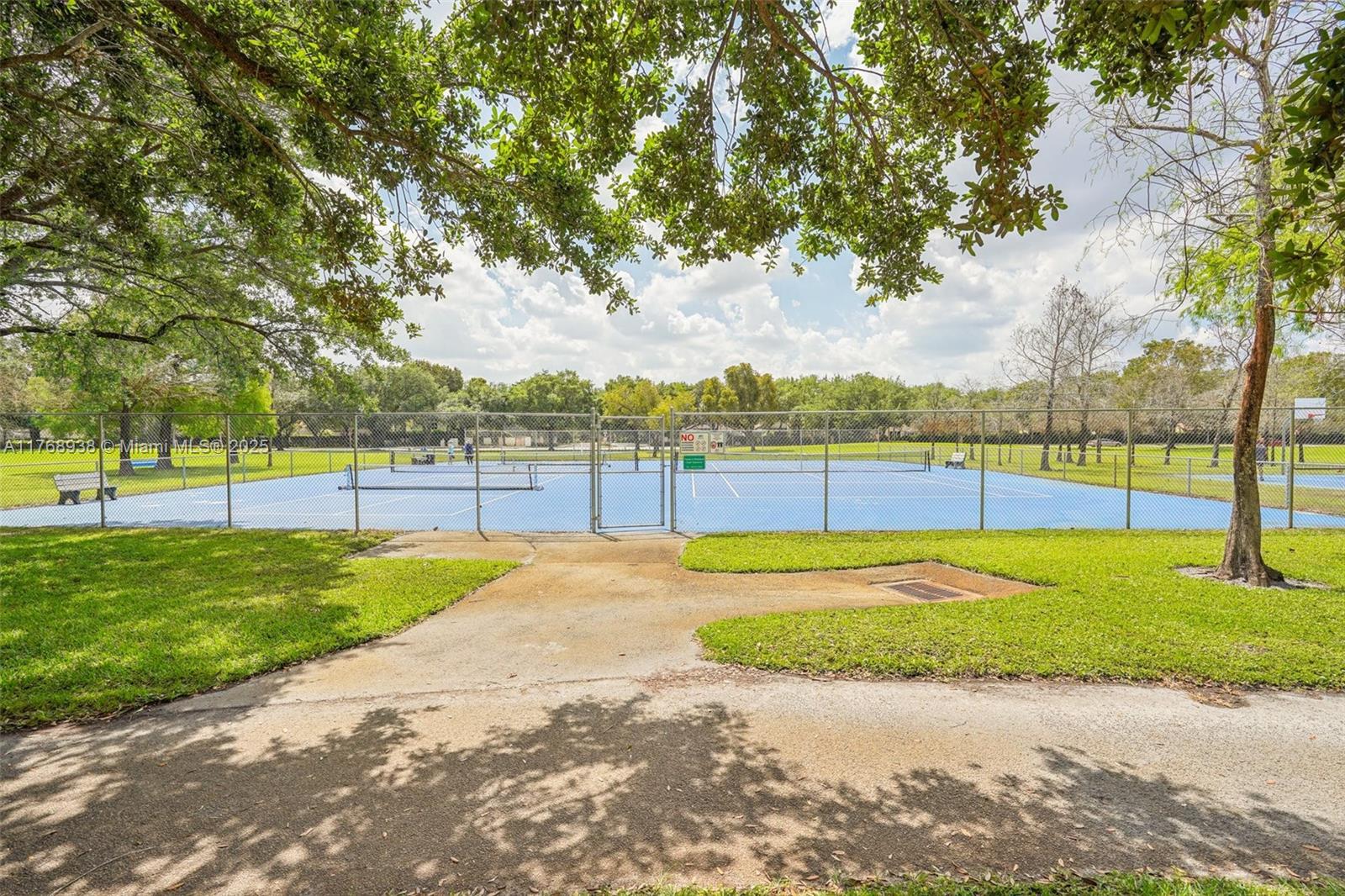 10301 NW 15th St