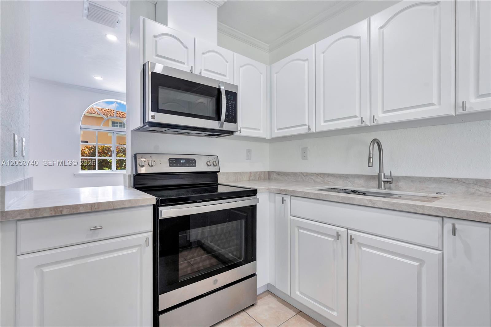 7711 SW 94th Ter