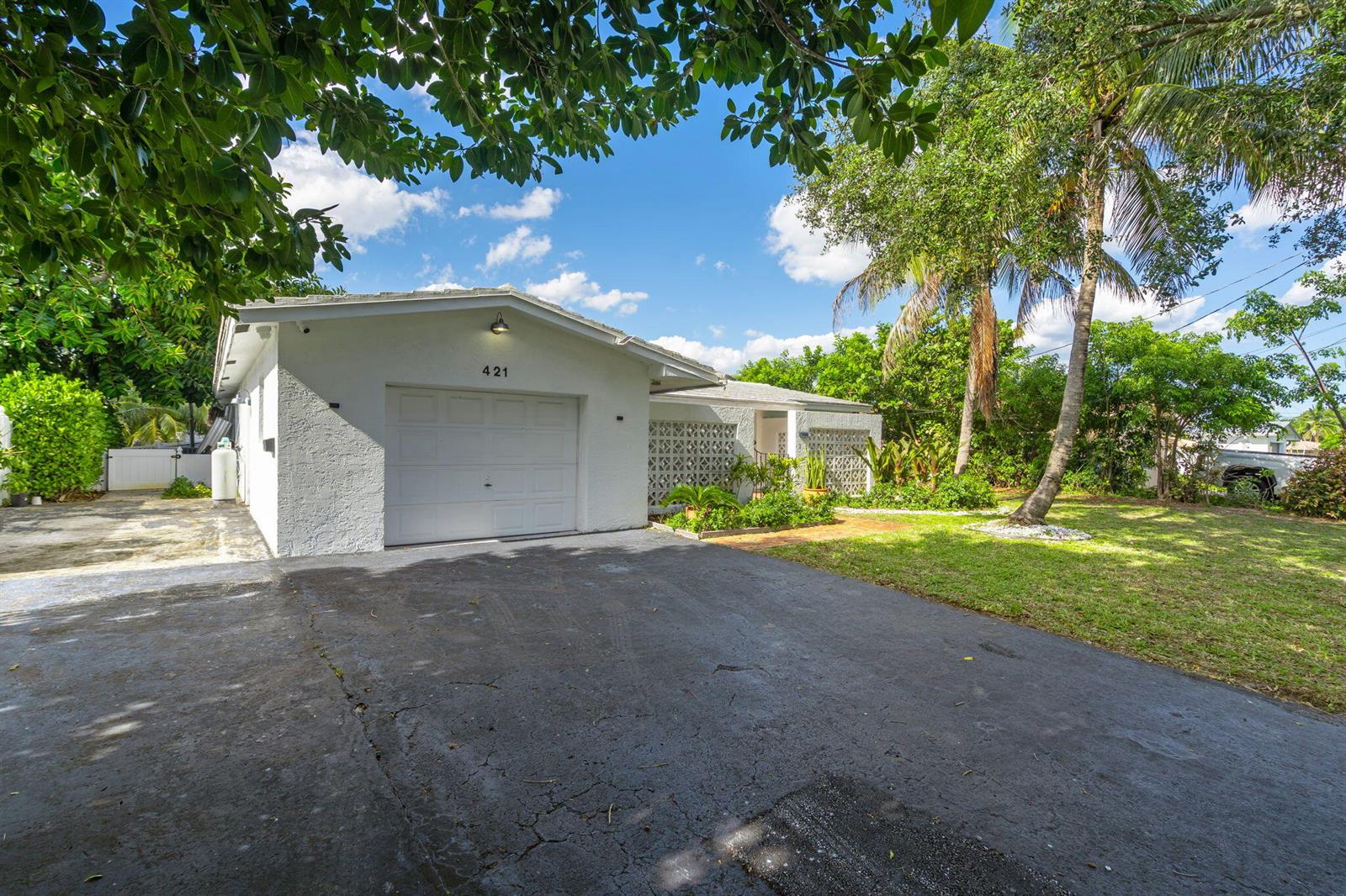 421 SW 18TH Street