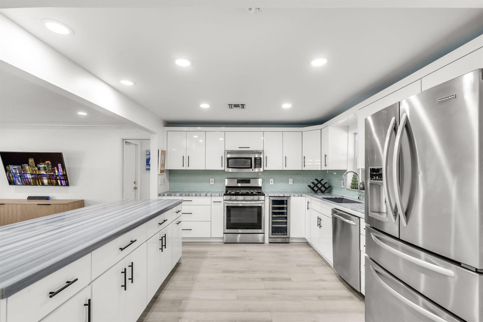 421 SW 18TH Street