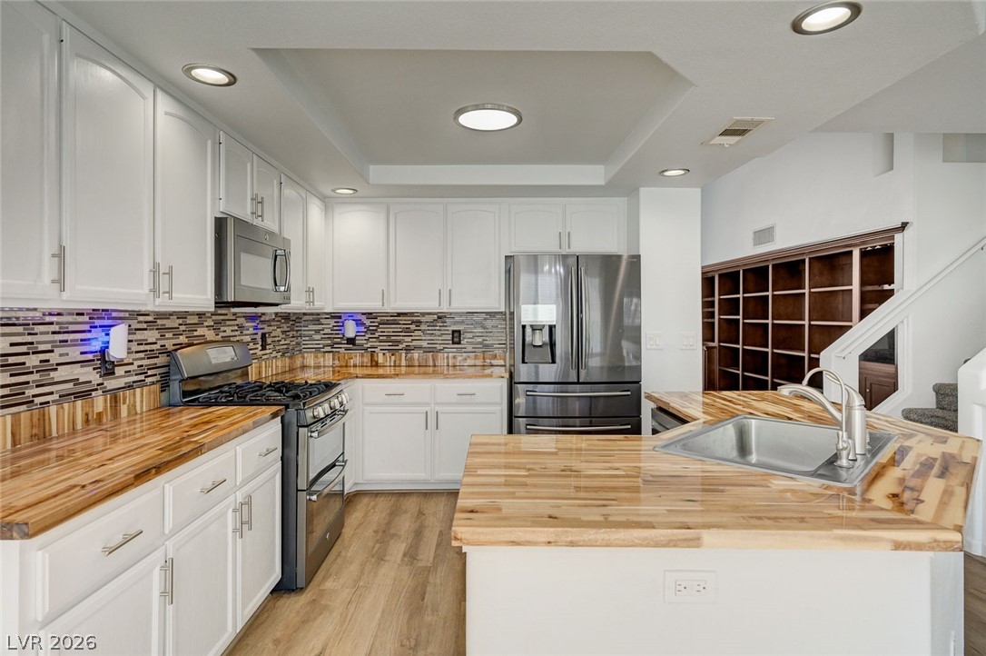 8713 Country View Avenue