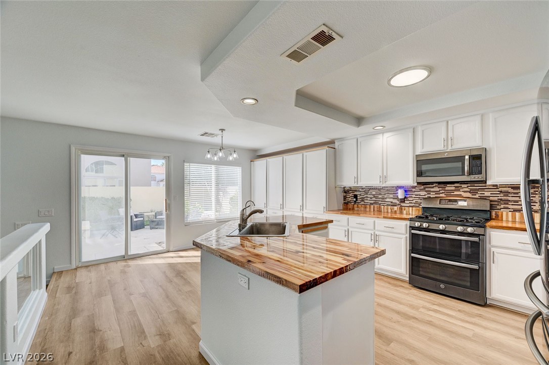 8713 Country View Avenue