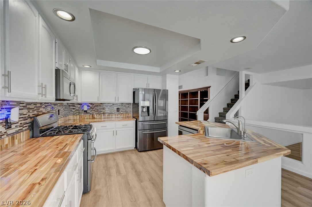 8713 Country View Avenue